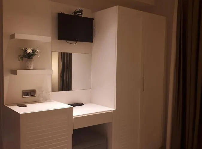 Coezel Sare 호텔 Guzelcamlı